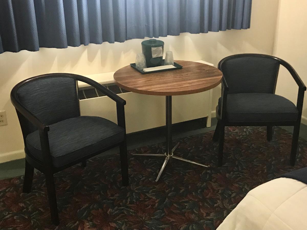 Cedar Motor Inn Маркетт Экстерьер фото