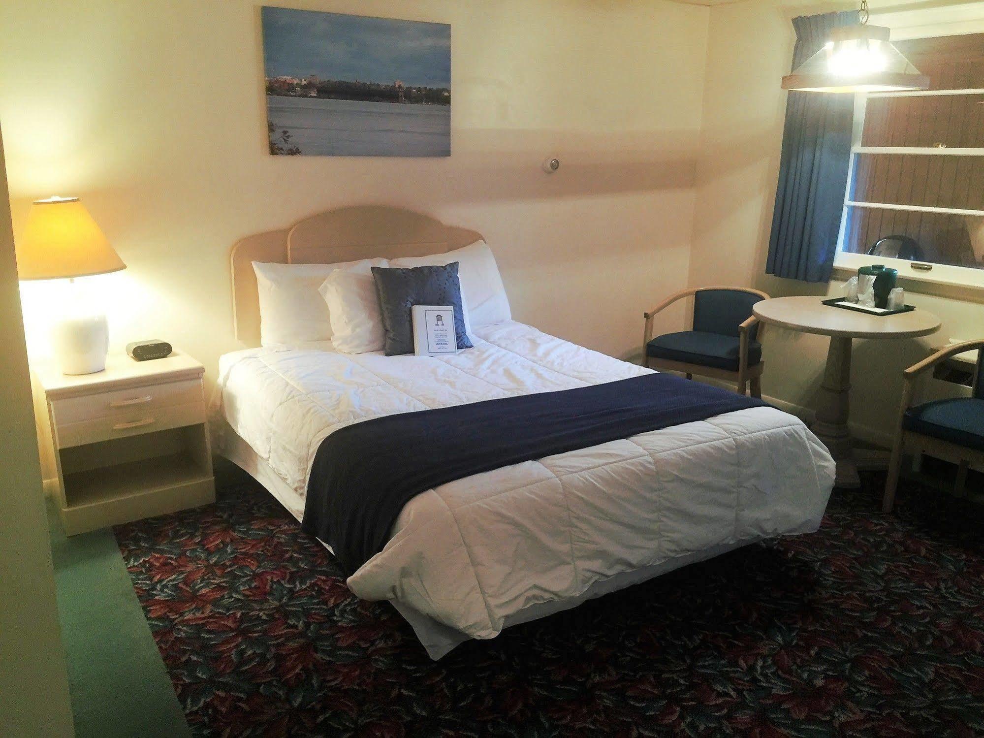 Cedar Motor Inn Маркетт Экстерьер фото